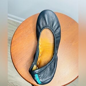 1 Amputee Tieks Right Foot Flat Sz 6